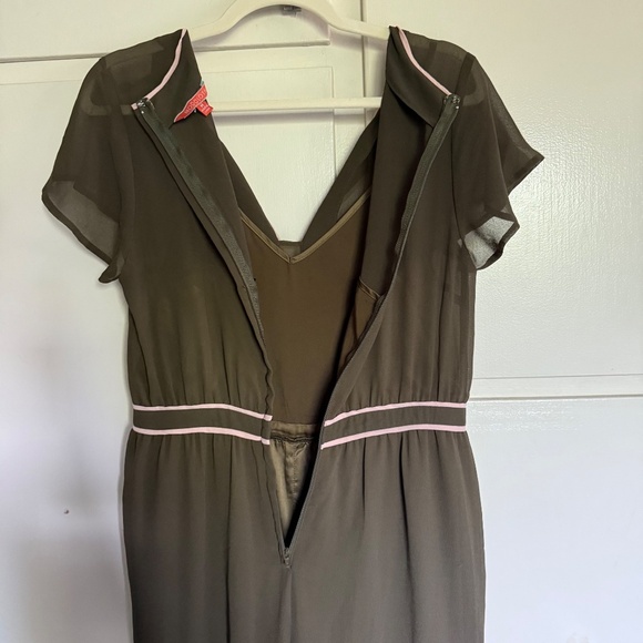 Modcloth‎ Chiffon Olive Green Pink Short Sleeve Jumpsuit Size Medium - Picture 10 of 15